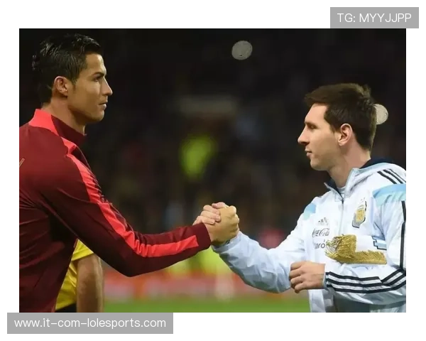 足球明星拼图：重塑经典足坛人物形象，展现不一样的足球魅力与风采