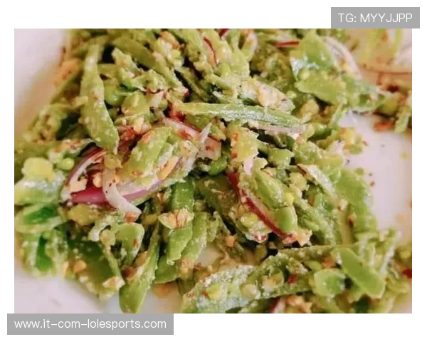 足球球星日常饮食揭秘：营养搭配与健康饮食习惯全解析